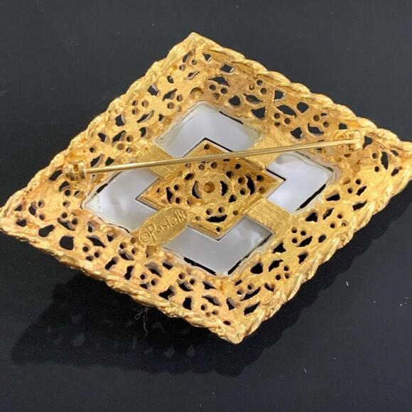 Vintage 1960s Signed Pastelli Mother Of Pearl Scroll Brooch Gold Tone - RARE​​​​ - Picture 6 of 9